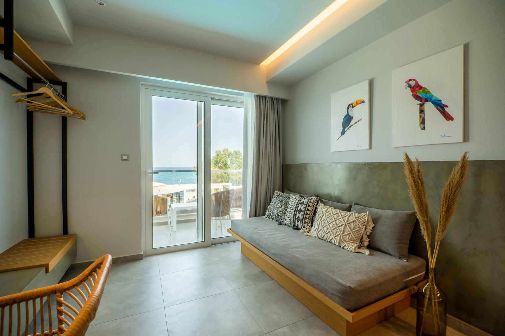 Agia Marina Alexia Beach Hotel מראה חיצוני תמונה