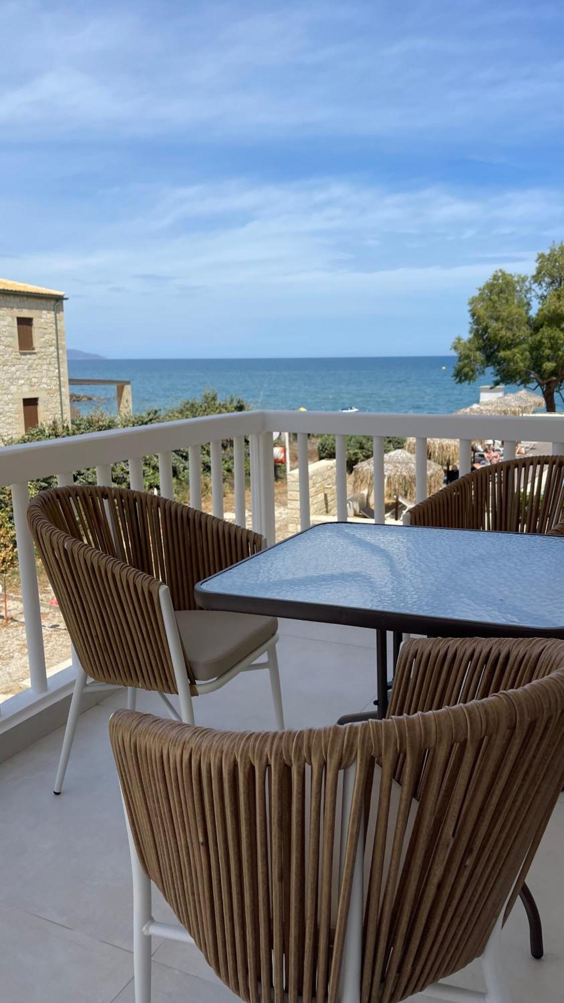 Agia Marina Alexia Beach Hotel מראה חיצוני תמונה