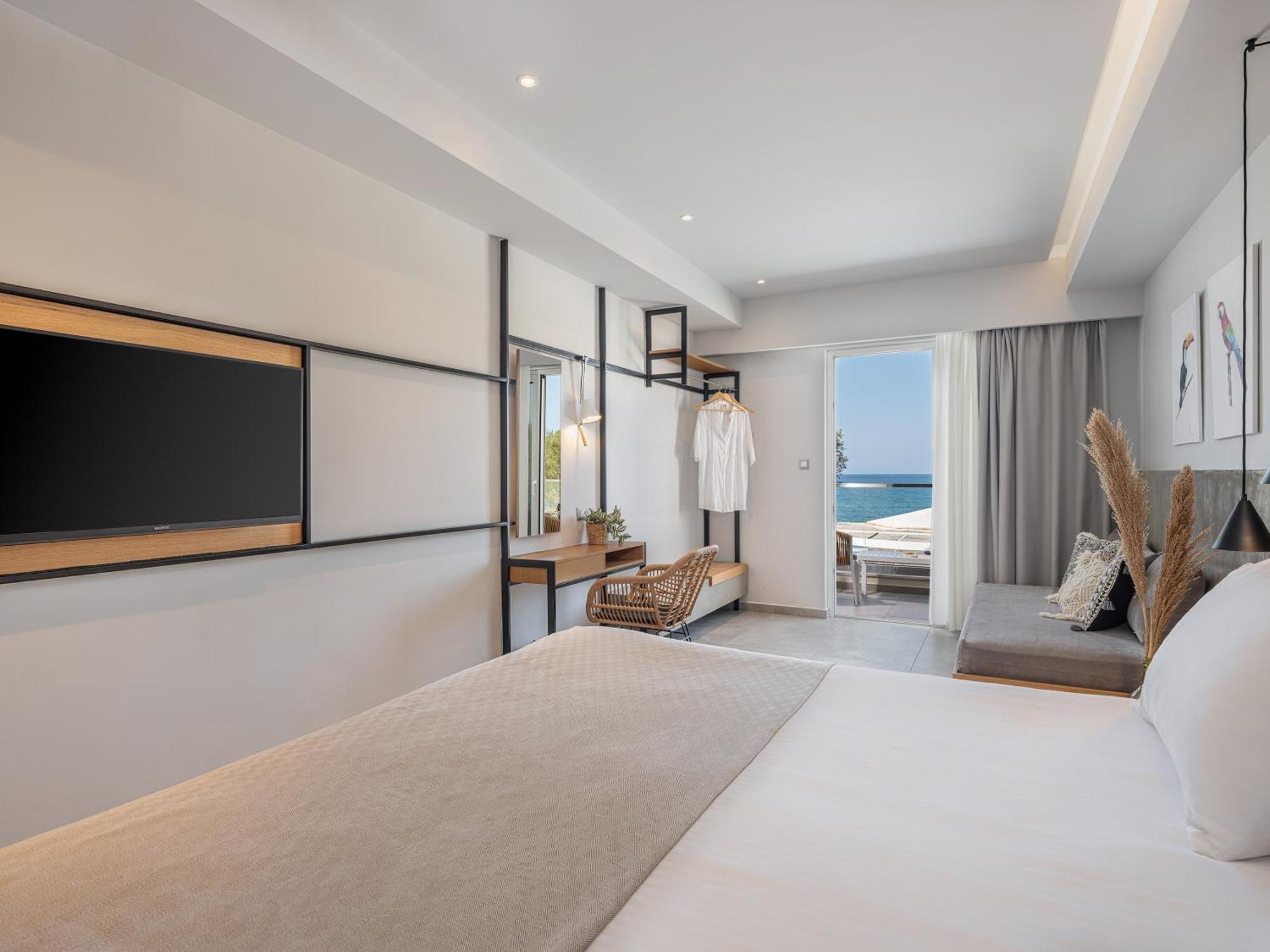 Agia Marina Alexia Beach Hotel מראה חיצוני תמונה