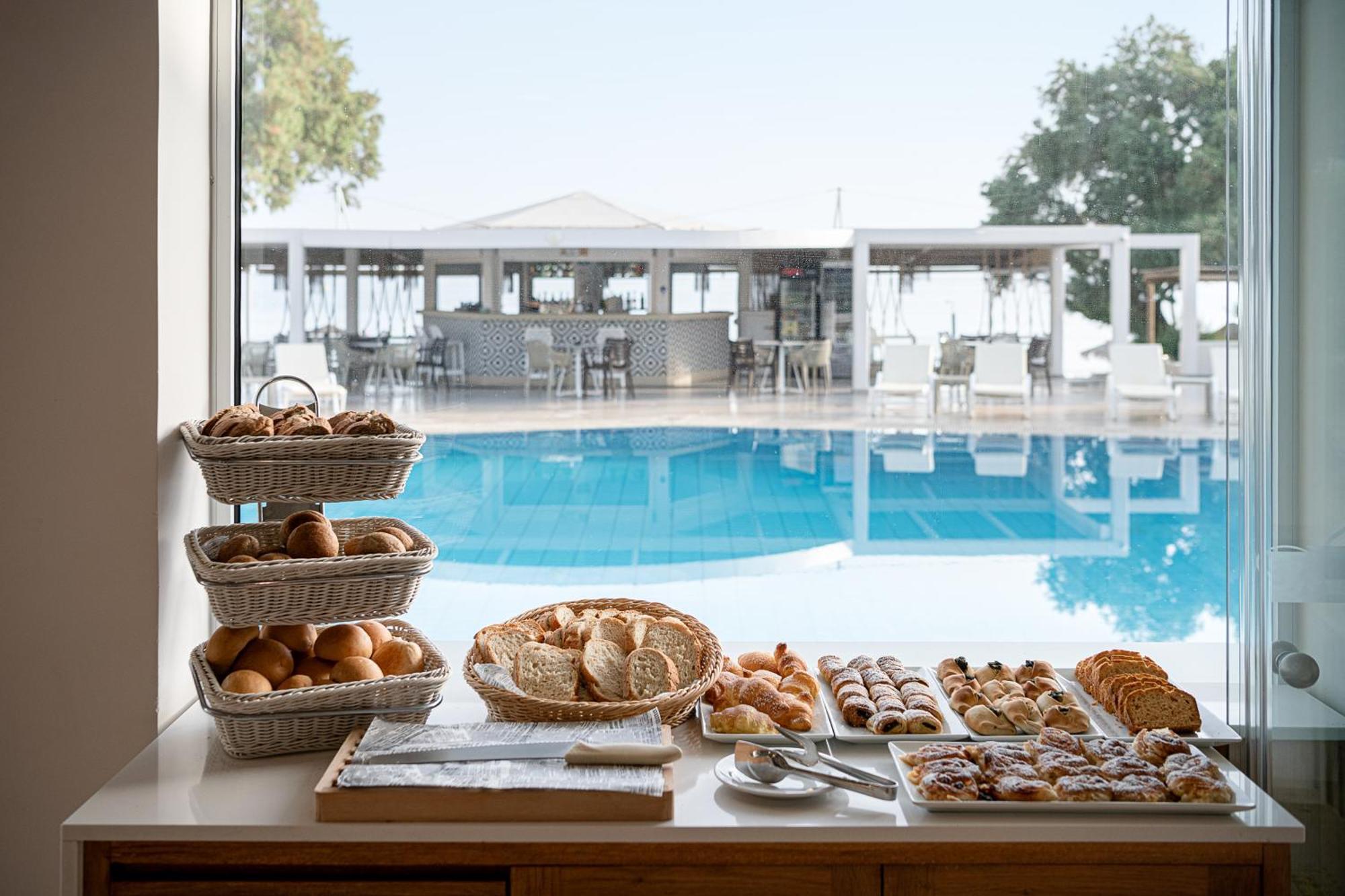 Agia Marina Alexia Beach Hotel מראה חיצוני תמונה