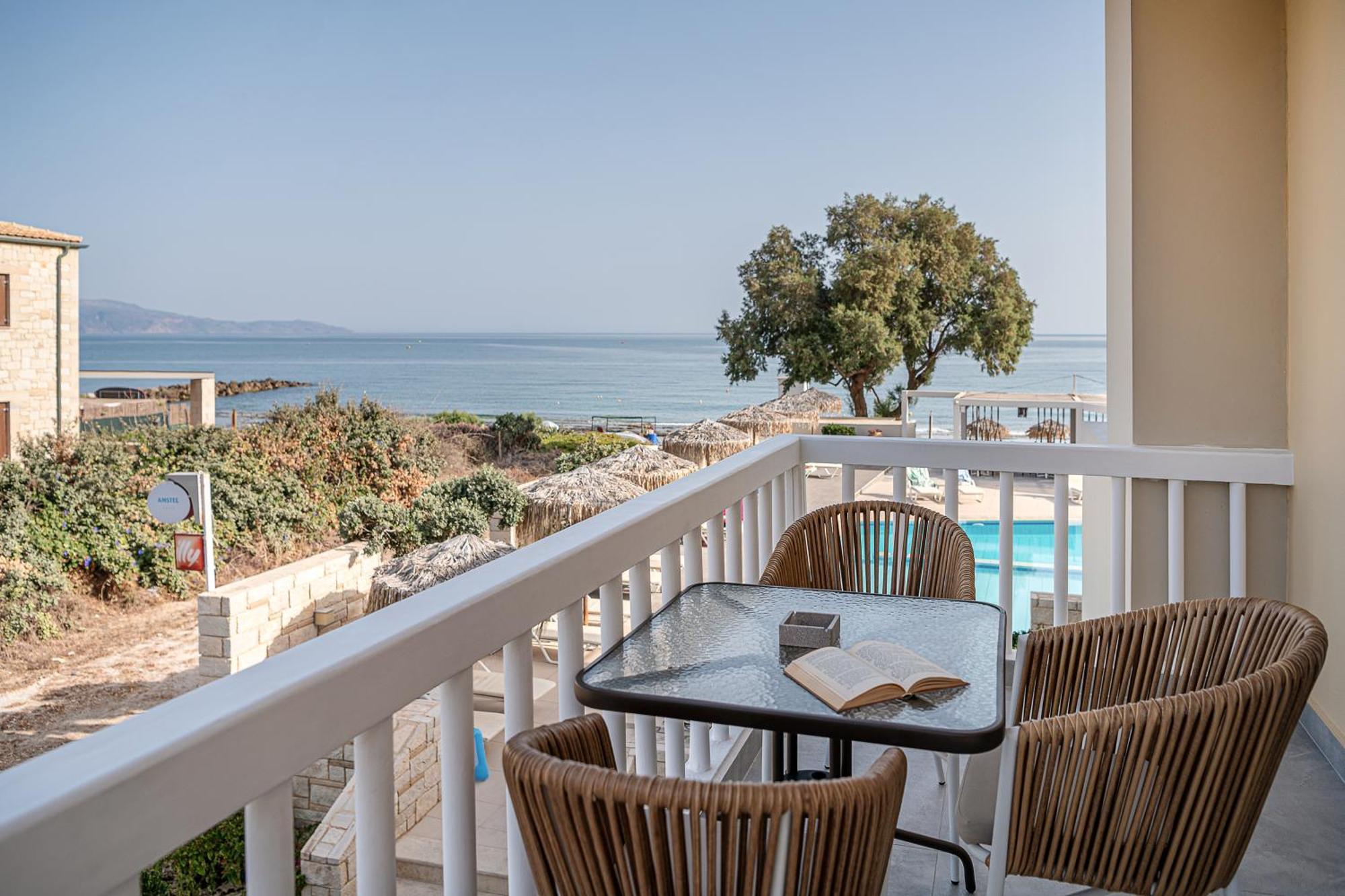 Agia Marina Alexia Beach Hotel מראה חיצוני תמונה
