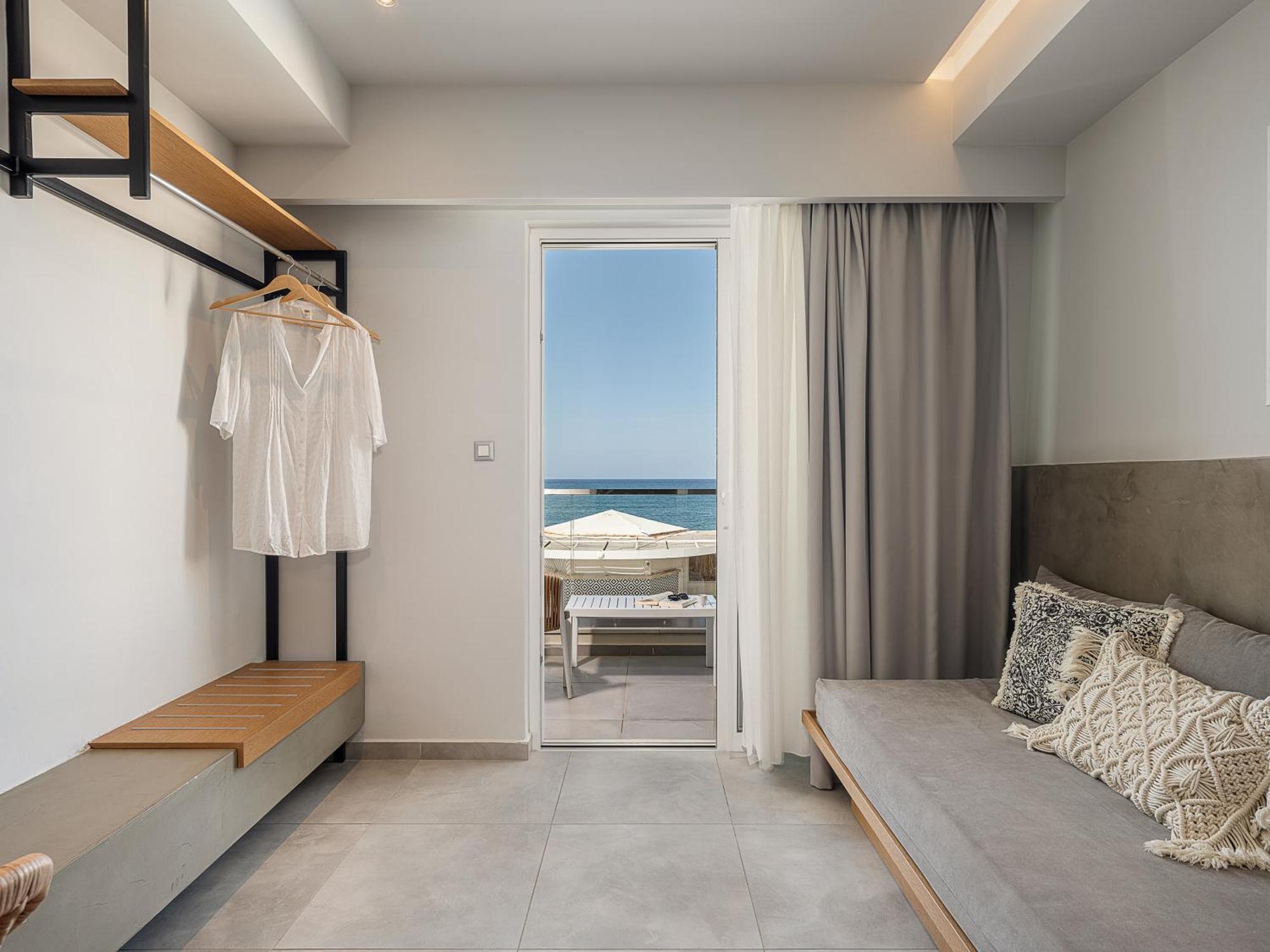 Agia Marina Alexia Beach Hotel מראה חיצוני תמונה