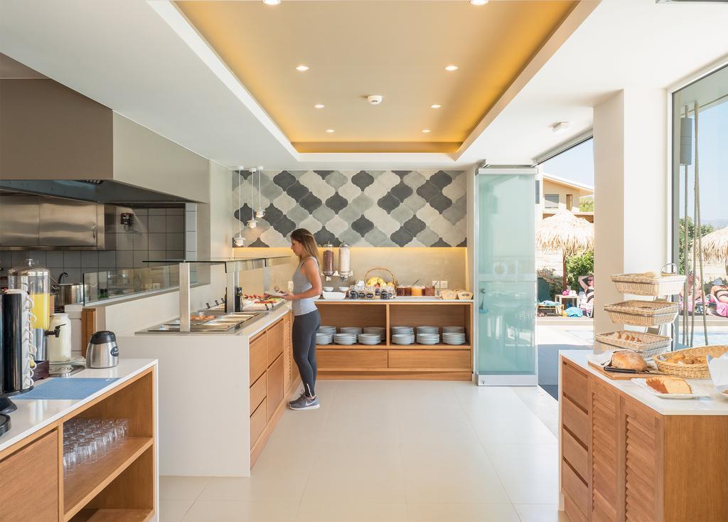 Agia Marina Alexia Beach Hotel מראה חיצוני תמונה
